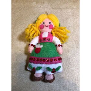 Vintage Bucilla Handmade Blonde Bavarian Girl‎ Felt Cloth Doll Ornament